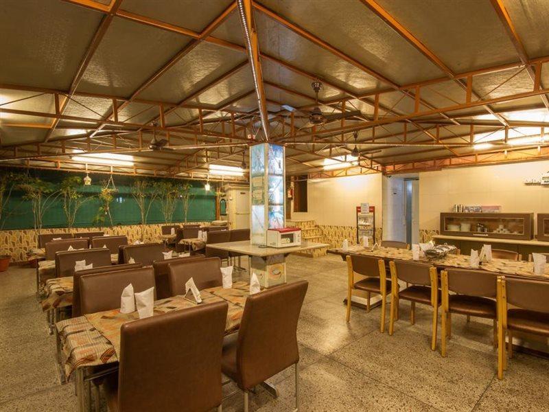 Hotel Grand Park Inn Delhi  Exterior photo