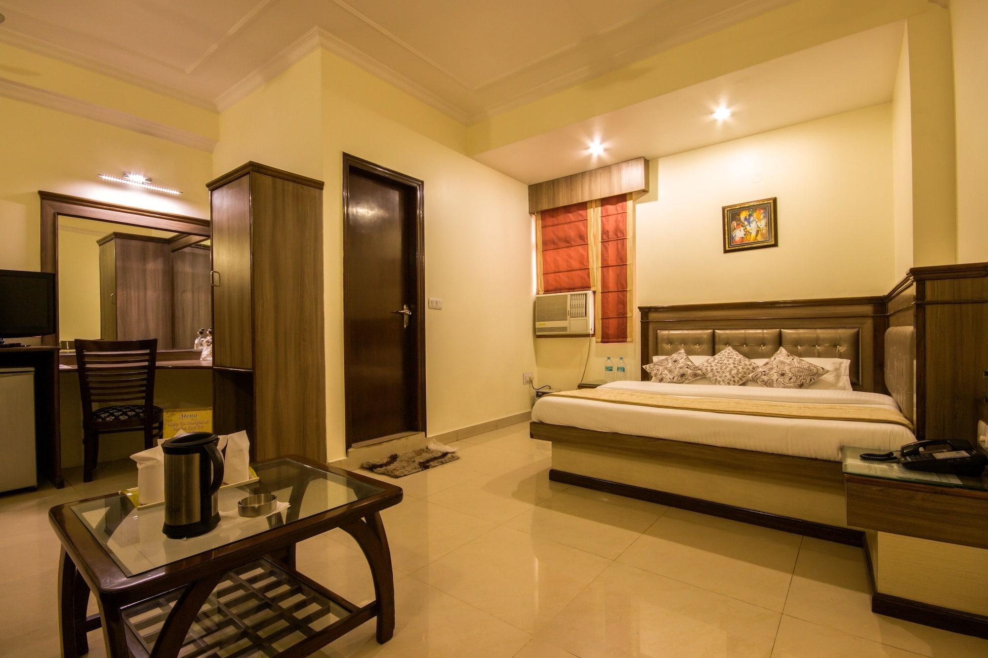 Hotel Grand Park Inn Delhi  Exterior photo