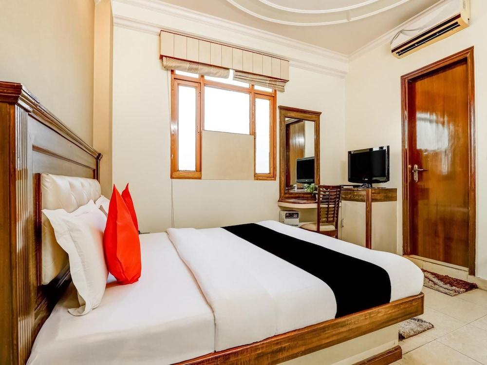 Hotel Grand Park Inn Delhi  Exterior photo